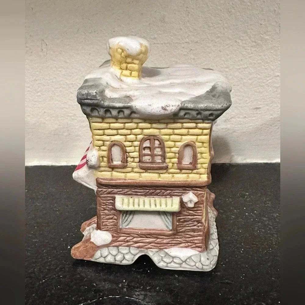 Vintage Dayton Hudson Holiday Building Figurine - Picture 2 of 5